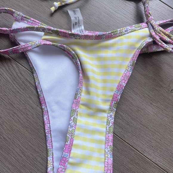 Floral and Gingham Bikini Set XXS - Picture 2 of 4